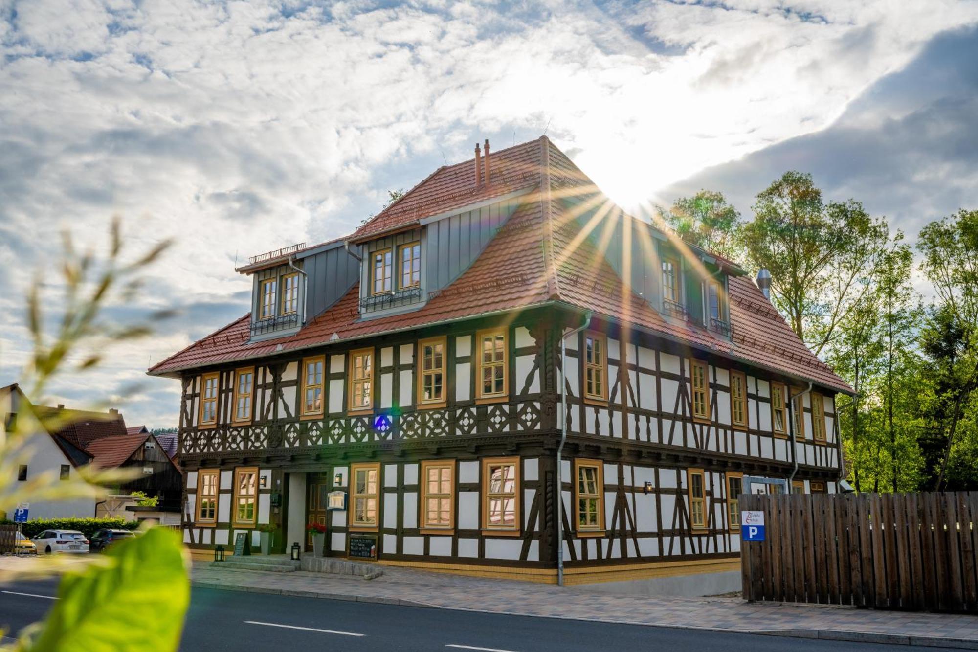 Teutsche Schule Hotel Schleusingen Exterior photo